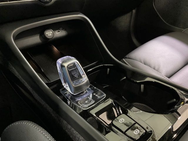 2026 Volvo XC40 Plus - Photo 23