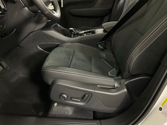 2026 Volvo XC40 Ultra Black Edition - Photo 30