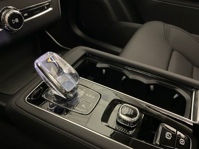 2026 Volvo XC90 Plus - Photo 21