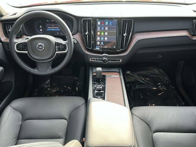 2024 Volvo XC60 B5 Plus photo 3