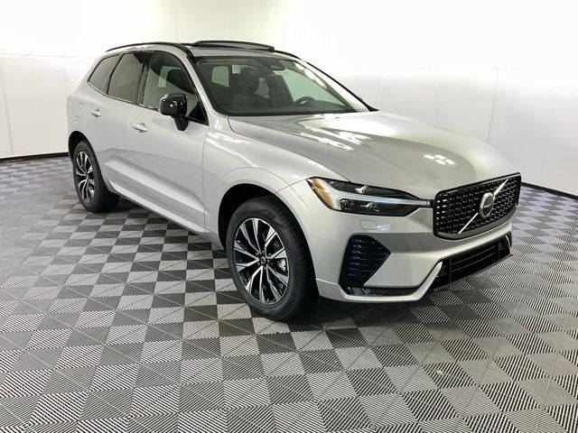 2025 Volvo XC60 B5 Core photo 4