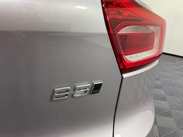 2026 Volvo XC40 Plus - Photo 8