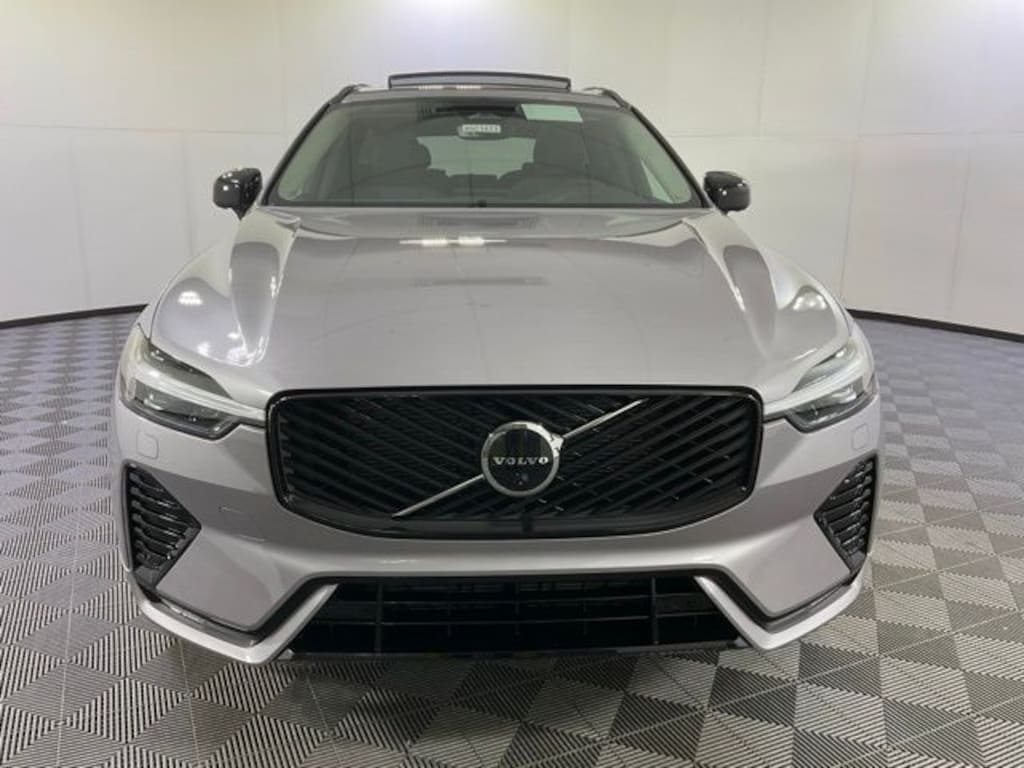 New 2026 Volvo XC60 B5 Plus SUV