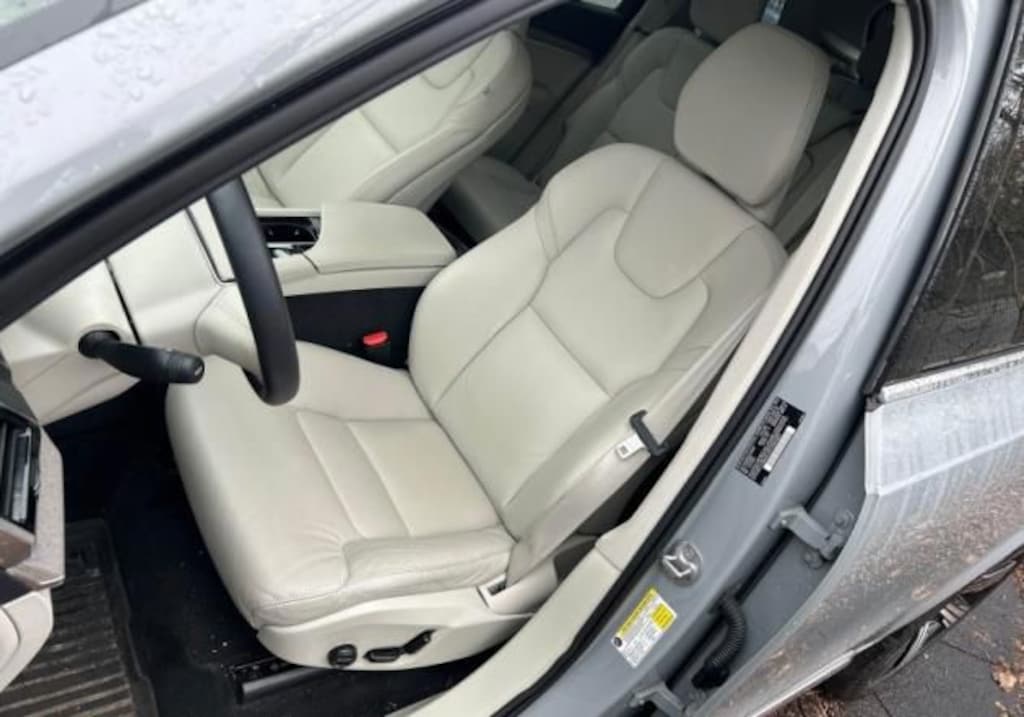 Used 2025 Volvo XC90 plug-in hybrid T8 Plus 7-Seater SUV