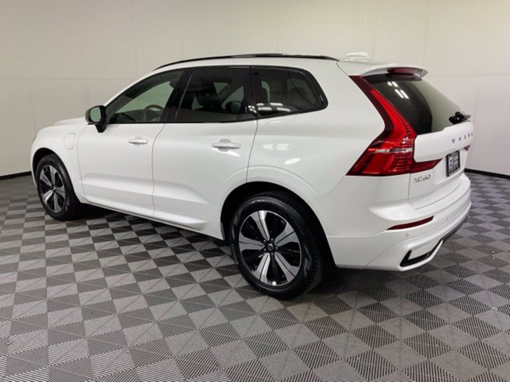Certified 2024 Volvo XC60 plug-in hybrid T8 Core Dark SUV