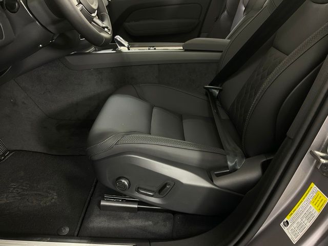 2026 Volvo XC60 Plus - Photo 30
