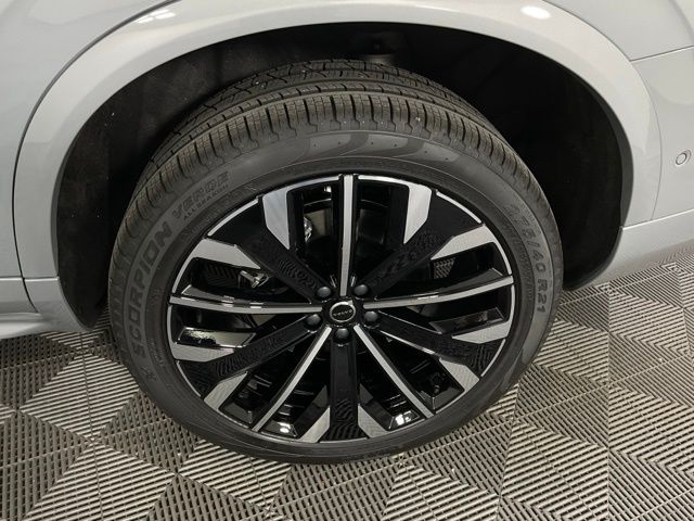 2026 Volvo XC90 Plus - Photo 41
