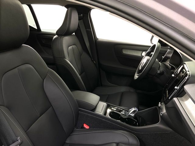 2026 Volvo XC40 Plus - Photo 36