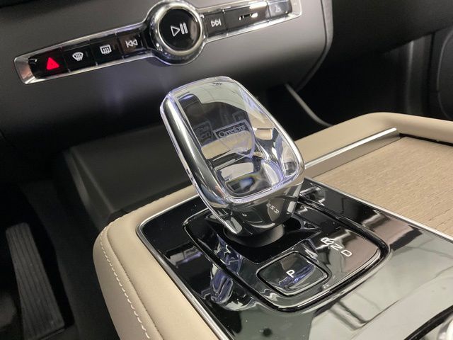 2026 Volvo XC90 Plus - Photo 23