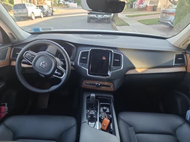 2024 Volvo XC90 Core photo 2