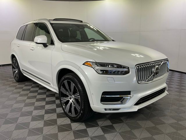 2023 Volvo XC90 AWD Ultimate photo 2