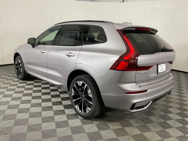 2026 Volvo XC60 B5 Plus photo 3