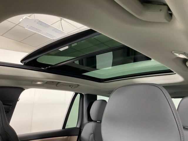 2026 Volvo XC90 Plus - Photo 25