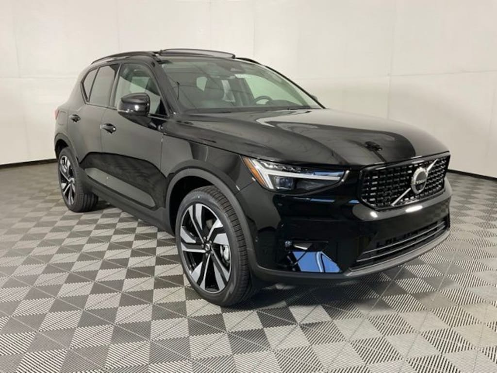 New 2026 Volvo XC40 B5 Ultra SUV