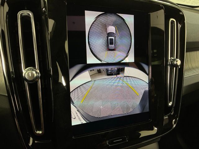 2026 Volvo XC40 Plus - Photo 14