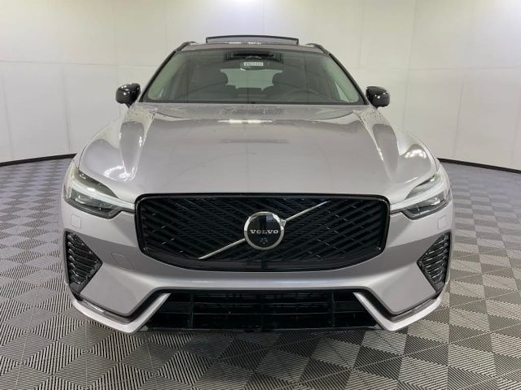 New 2026 Volvo XC60 B5 Plus SUV