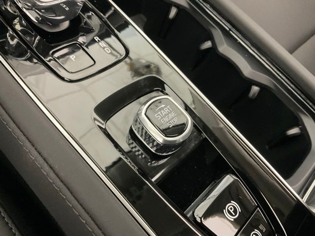 2026 Volvo XC90 Plus - Photo 17