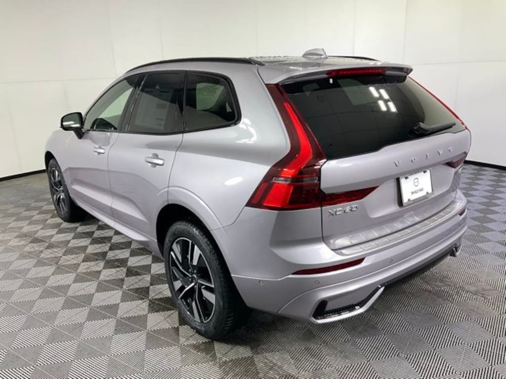 New 2026 Volvo XC60 B5 Plus SUV