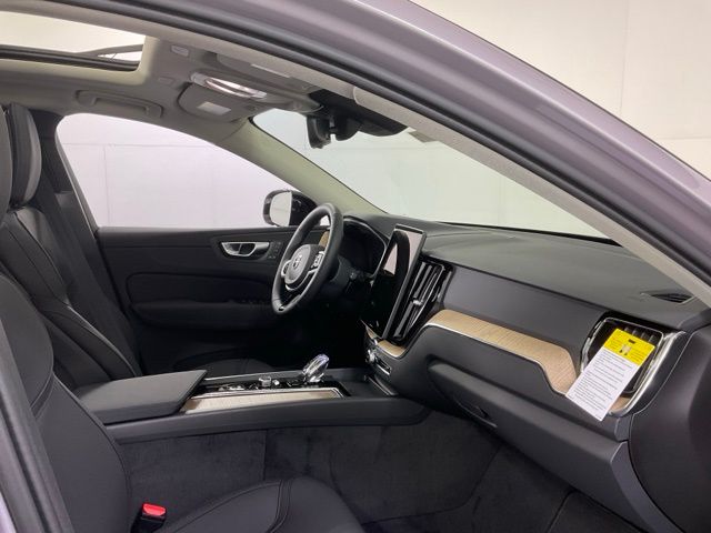 2026 Volvo XC60 Plus - Photo 31
