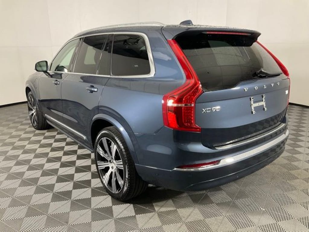 Certified 2024 Volvo XC90 plug-in hybrid T8 Core Bright SUV