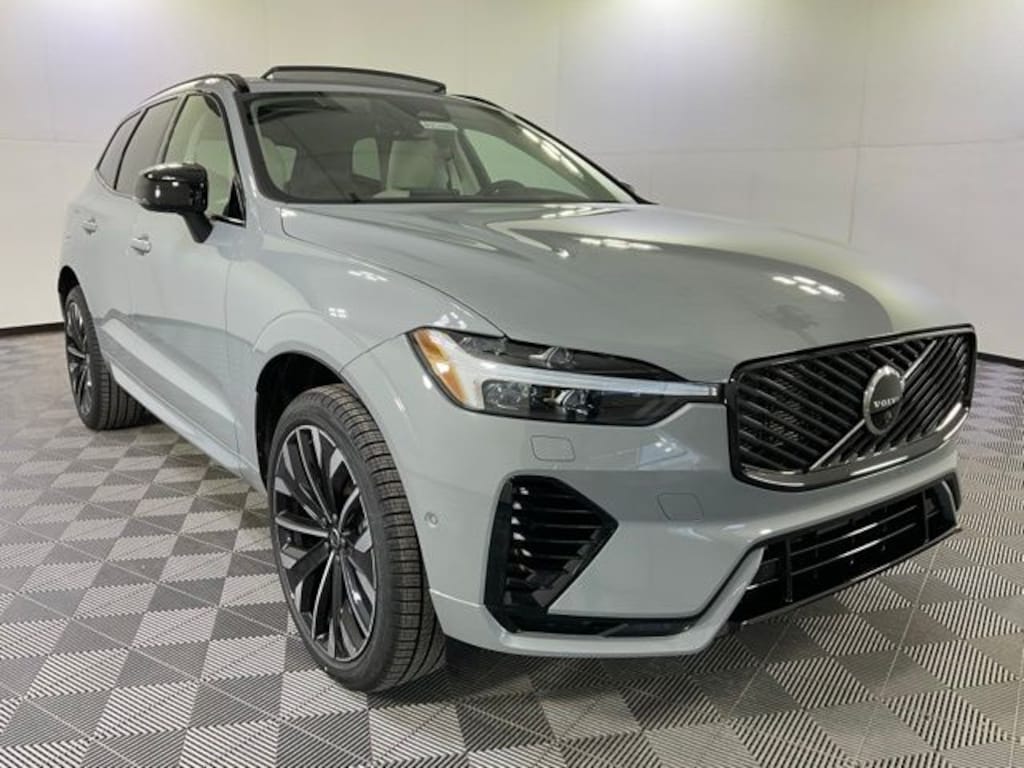 New 2026 Volvo XC60 plug-in hybrid T8 Ultra SUV