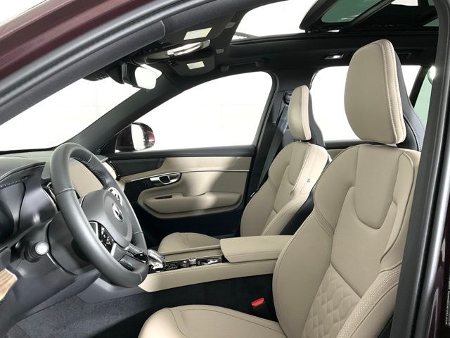 2026 Volvo XC90 Plus - Photo 30