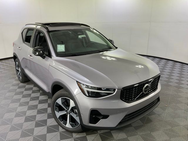 2026 Volvo XC40 Plus - Photo 47