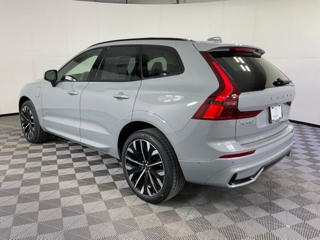 New 2026 Volvo XC60 plug-in hybrid T8 Ultra SUV