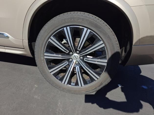2024 Volvo XC90 B5 Core photo 3