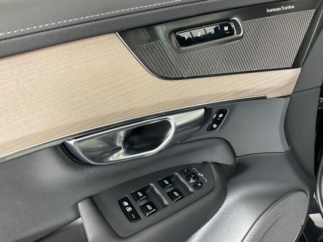 2026 Volvo XC90 Plus - Photo 27