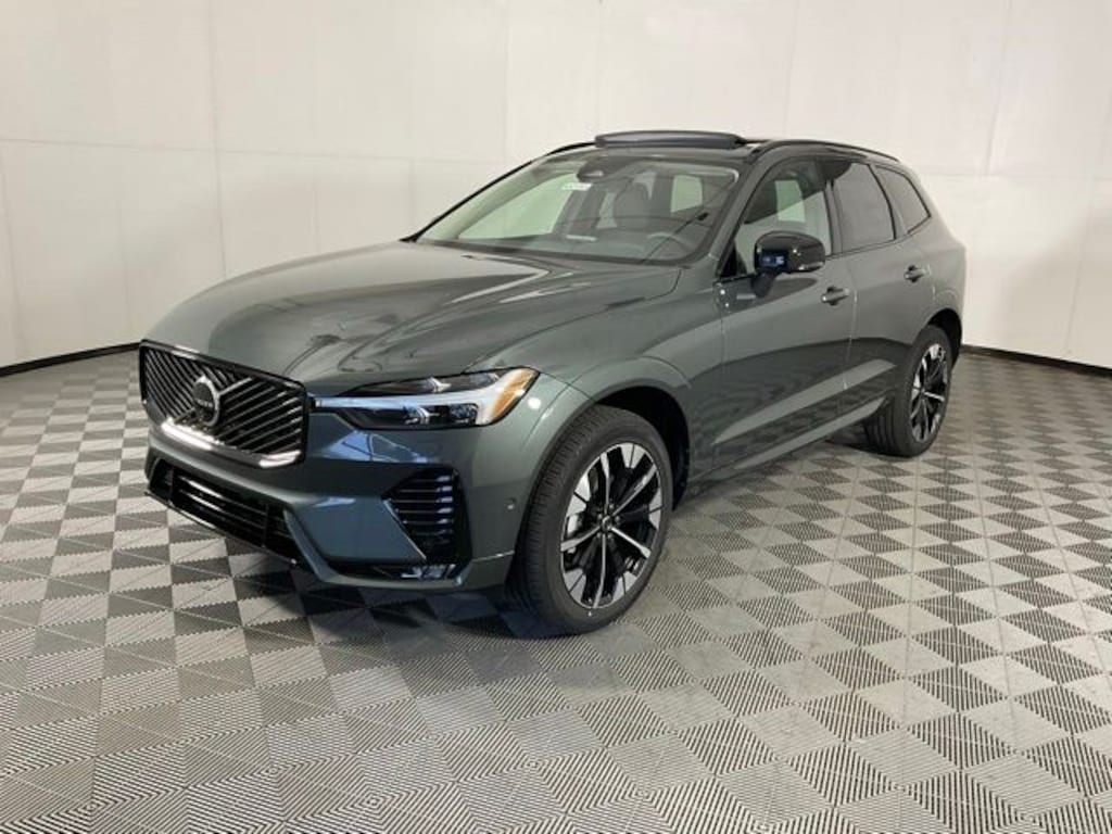 New 2026 Volvo XC60 B5 Plus SUV