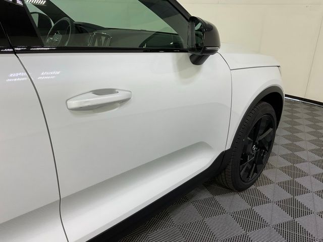 2026 Volvo XC40 Ultra Black Edition - Photo 7