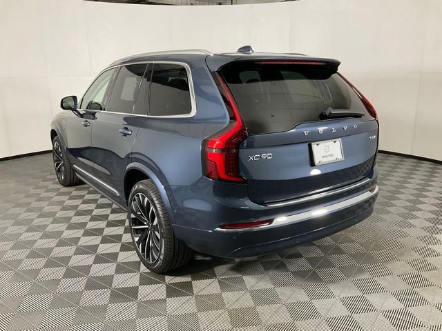 2026 Volvo XC90 T8 Plus photo 4