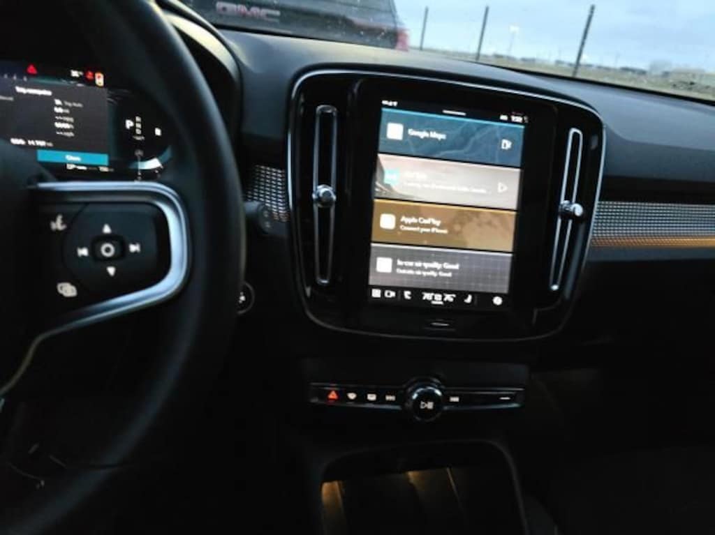 Used 2025 Volvo XC40 B5 Plus Dark Theme SUV