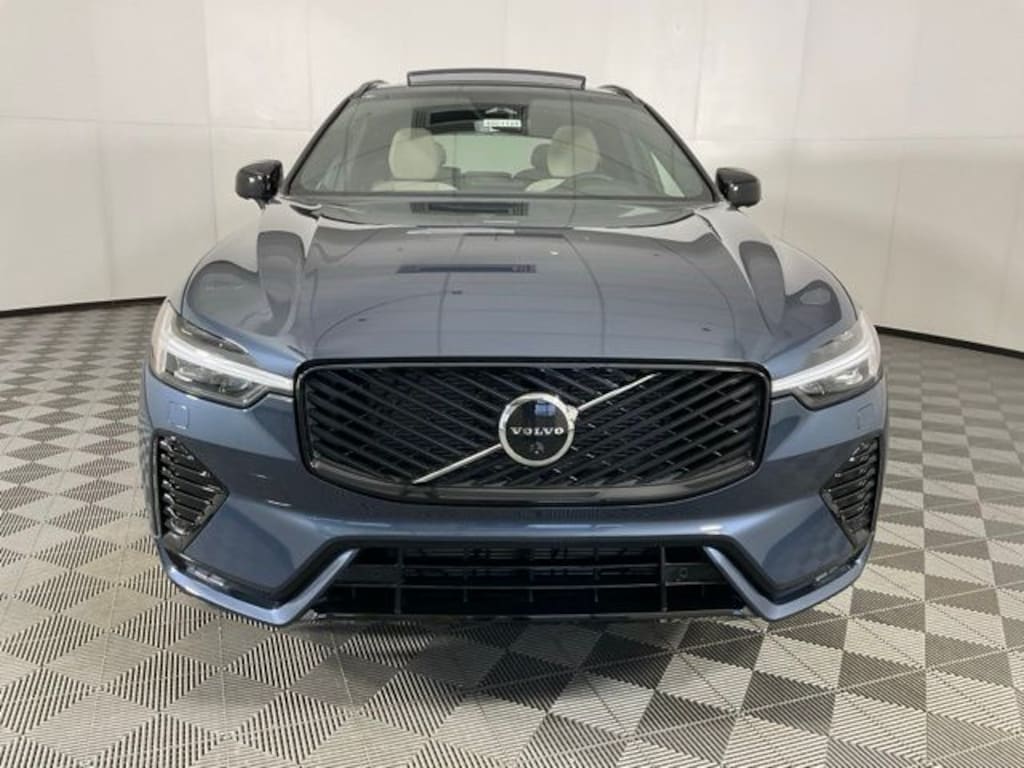 New 2026 Volvo XC60 B5 Plus SUV