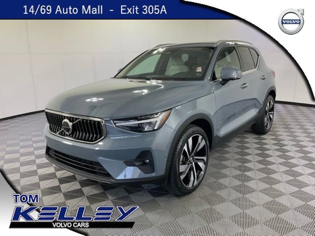 Certified 2023 Volvo XC40 B5 AWD Ultimate Bright SUV