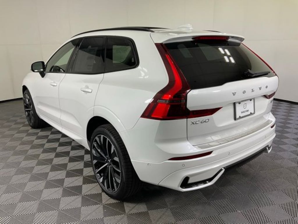 New 2026 Volvo XC60 B5 Ultra SUV