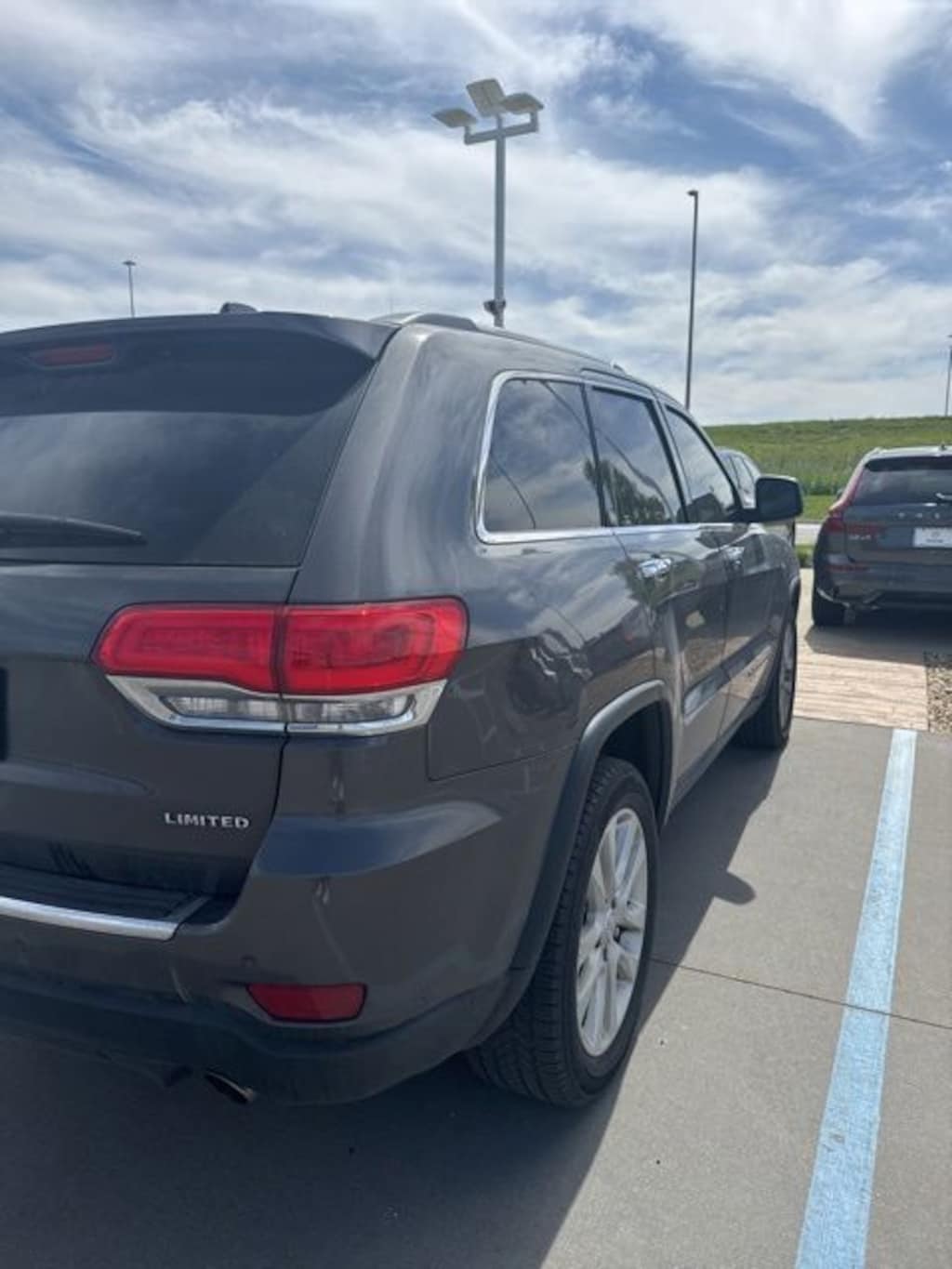Used 2017 Jeep Grand Cherokee Limited 4x4 SUV