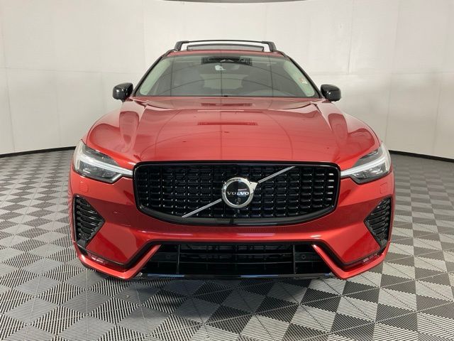 2024 Volvo XC60 B5 Plus photo 2