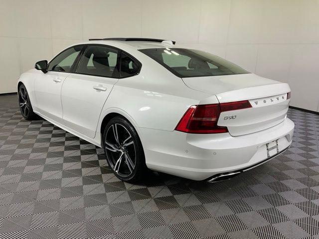 2020 Volvo S90 T6 R-Design photo 4
