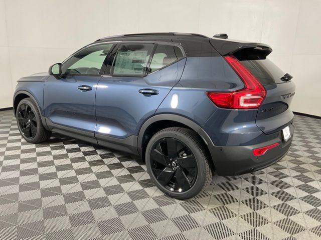 2026 Volvo XC40 photo 2