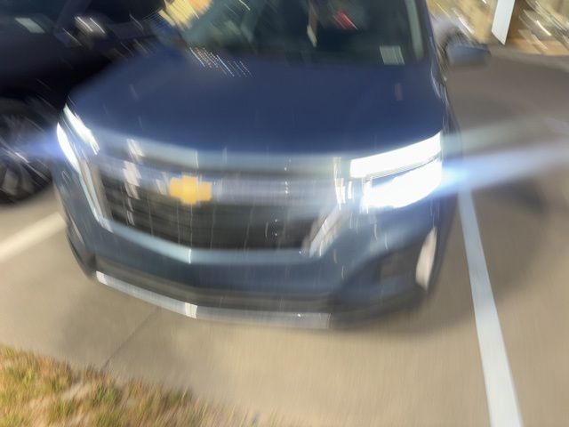 2024 Chevrolet Equinox photo 2