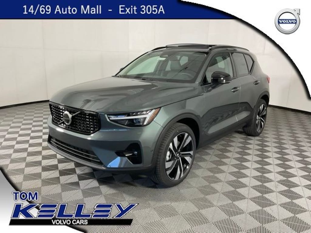 New 2026 Volvo XC40 B5 Ultra SUV