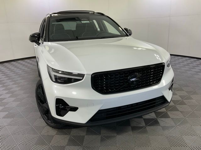 2026 Volvo XC40 Ultra Black Edition - Photo 8