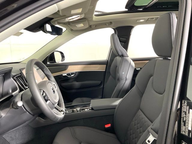 2026 Volvo XC90 Plus - Photo 30
