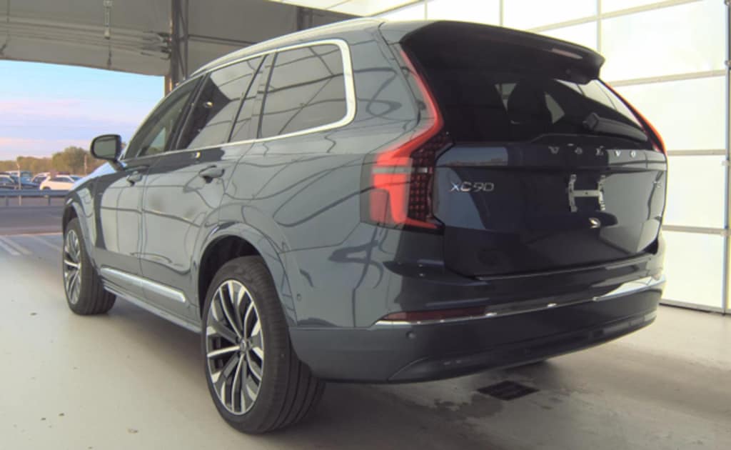 Used 2025 Volvo XC90 plug-in hybrid T8 (2025.5) Ultra 7-Seater SUV