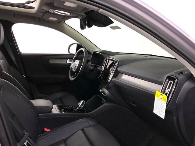 2026 Volvo XC40 Plus - Photo 34