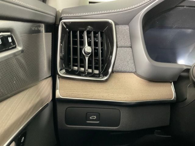 2026 Volvo XC90 Plus - Photo 20
