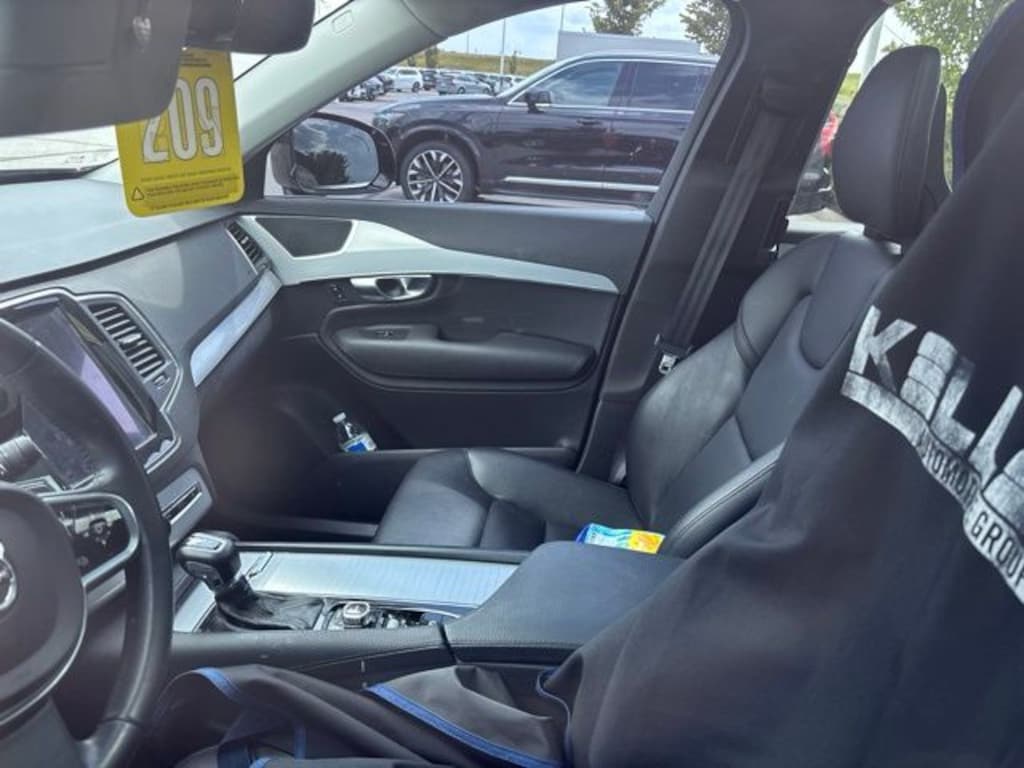 Used 2016 Volvo XC90 T5 Momentum AWD SUV