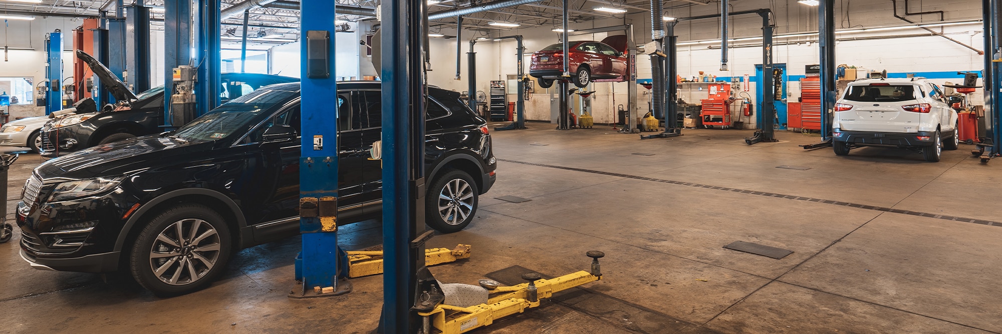 Service center ford